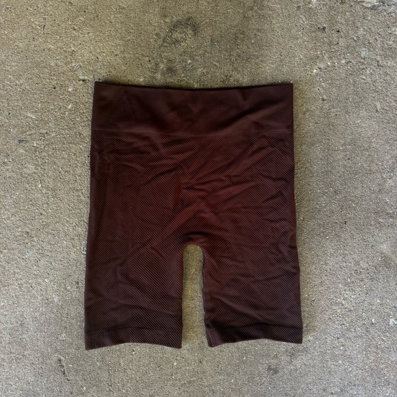 Brown Seamless‎ Niki Biki Biker Shorts - Picture 1 of 2